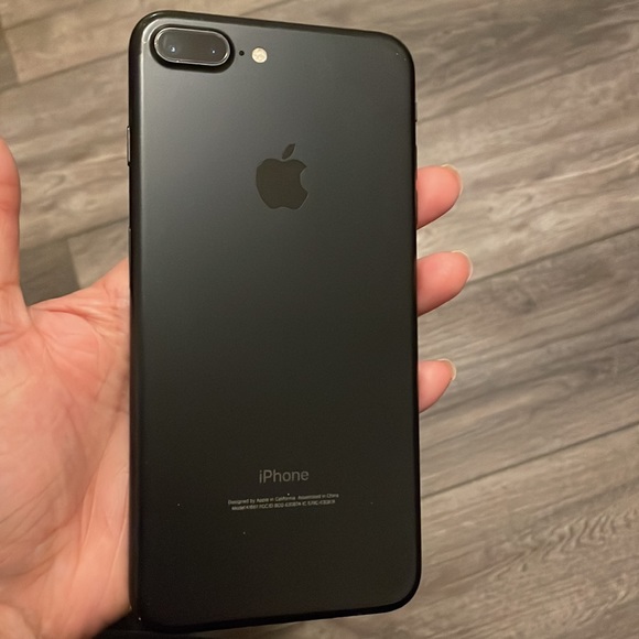 IPhone 7 Plus Black -used for sale - Picture 2 of 7